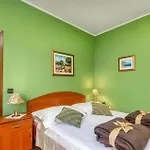 1 Bedroom Awesome In Appartamento