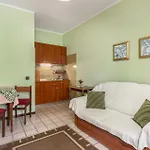 Appartamento 1 Bedroom Awesome In *