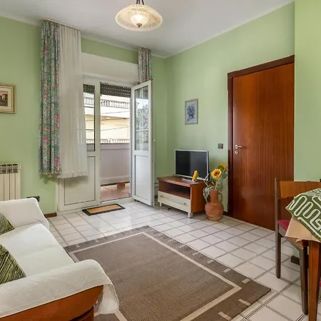 アパート 1 Bedroom Awesome In