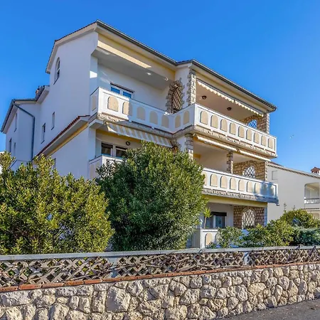 1 Bedroom Awesome In Apartament