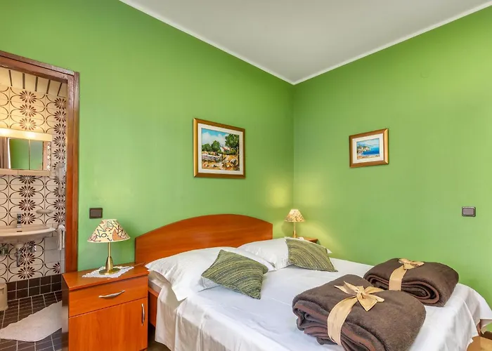 1 Bedroom Awesome In Apartment