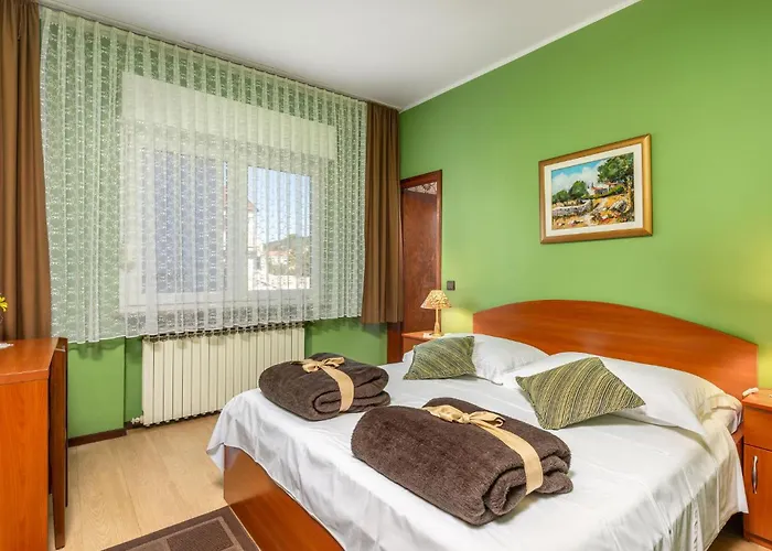 1 Bedroom Awesome In *